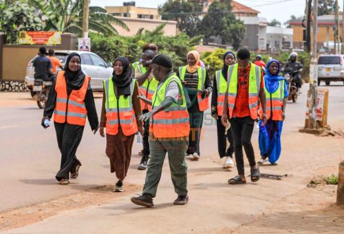 Wlak Alwaasi-63-comp